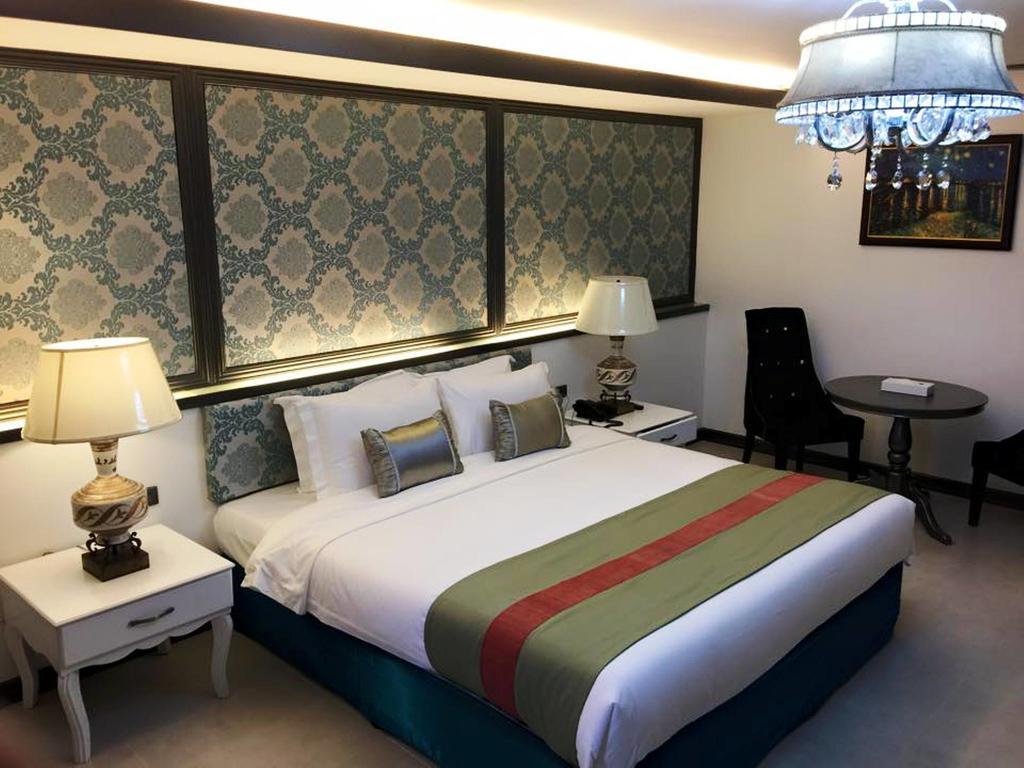 The Pepperland Hotel ليغاسبي الغرفة الصورة