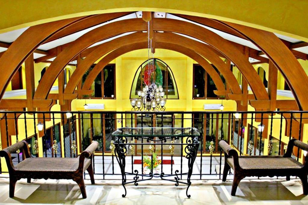 The Pepperland Hotel ليغاسبي المظهر الخارجي الصورة