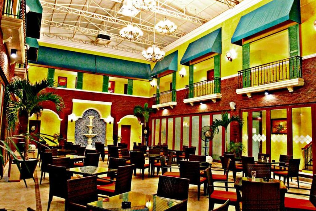 The Pepperland Hotel ليغاسبي المظهر الخارجي الصورة